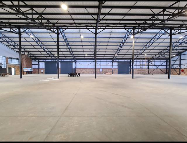 2,458M² WAREHOUSE TO LET IN RIVERSANDS